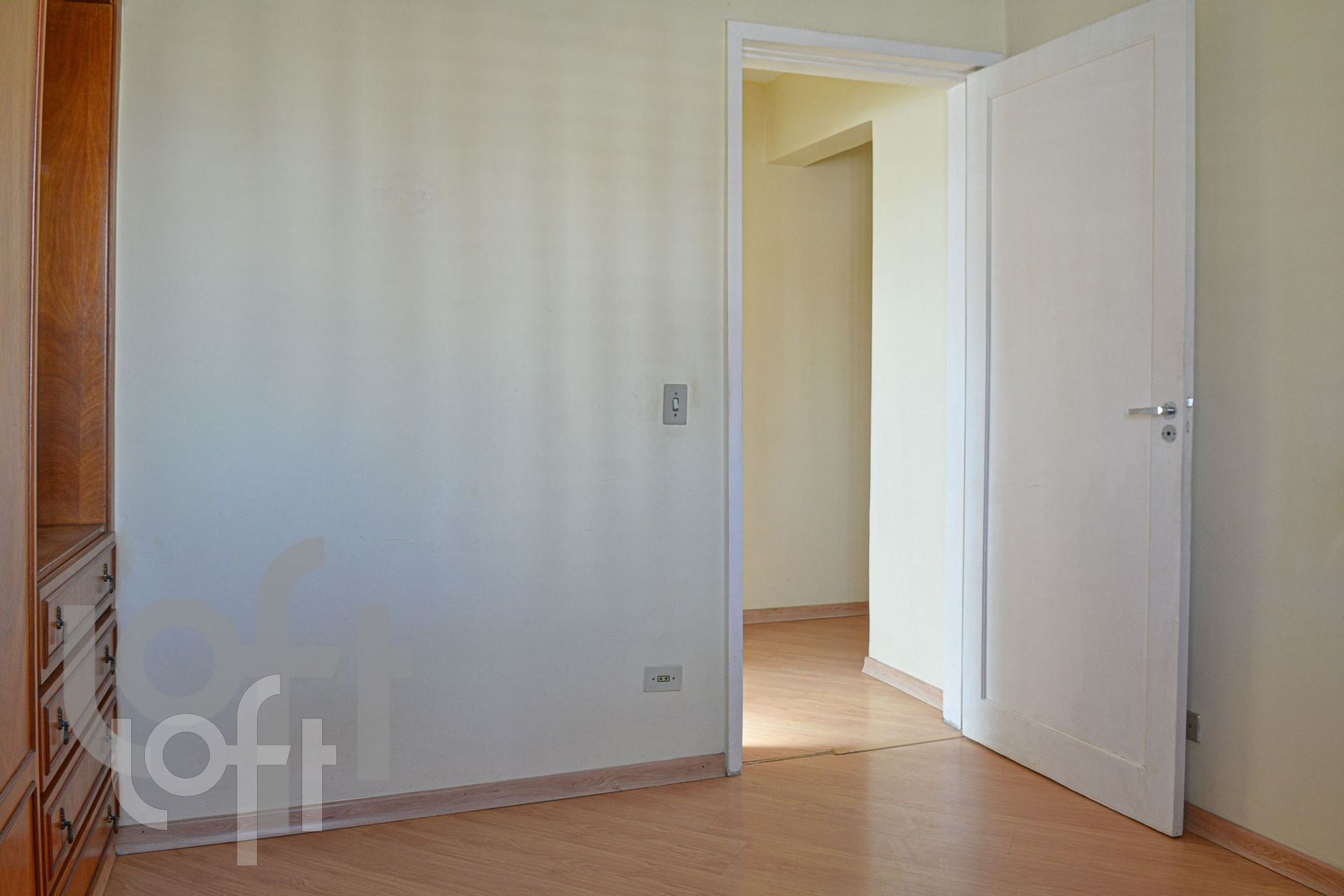 Apartamento à venda com 2 quartos, 72m² - Foto 2