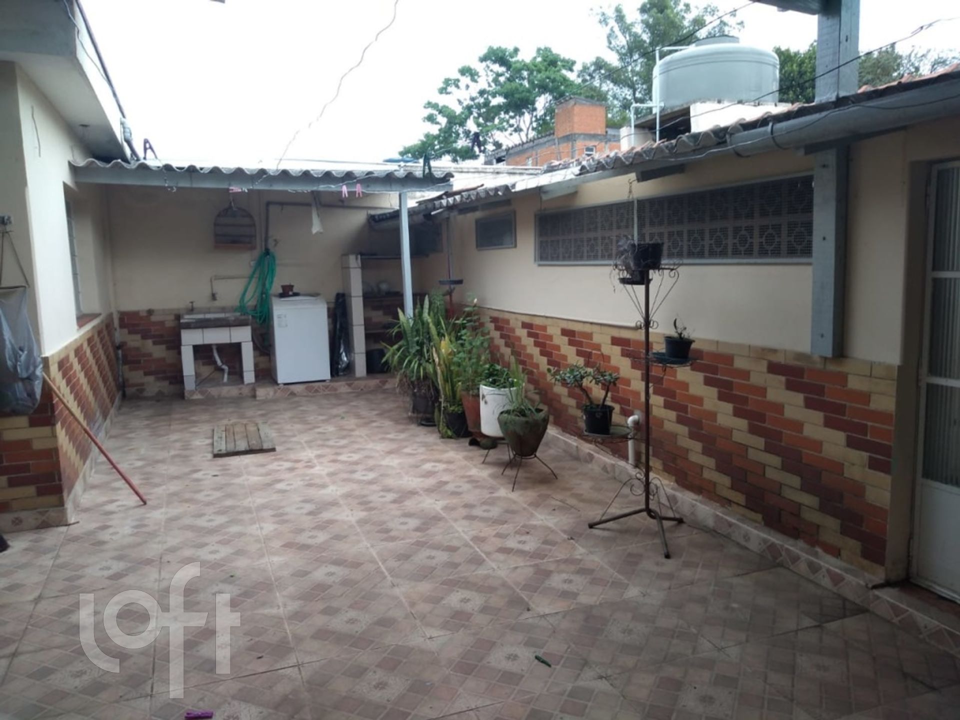 Casa à venda com 4 quartos, 200m² - Foto 1