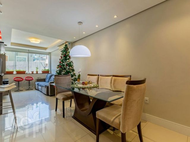 Apartamento com 74m², 3 dormitórios, 2 vagas, Jardim Botânico em Porto Alegre