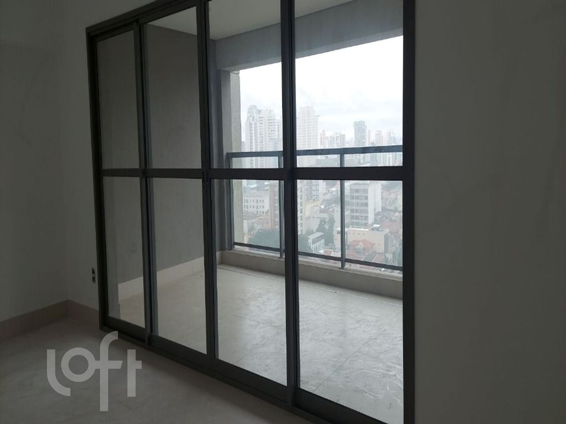 Apartamento à venda com 3 quartos, 136m² - Foto 2