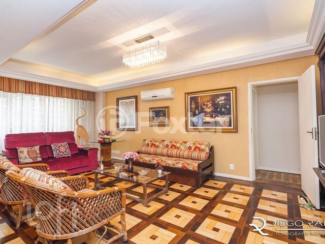 Apartamento com 208m², 3 dormitórios, 1 suíte, 1 vaga, Independência em Porto Alegre