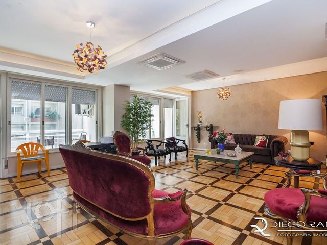 Apartamento com 208m², 3 dormitórios, 1 suíte, 1 vaga, Independência em Porto Alegre