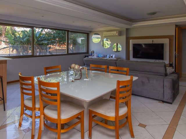 Apartamento com 117m², 3 dormitórios, 1 suíte, 2 vagas, Higienópolis em Porto Alegre