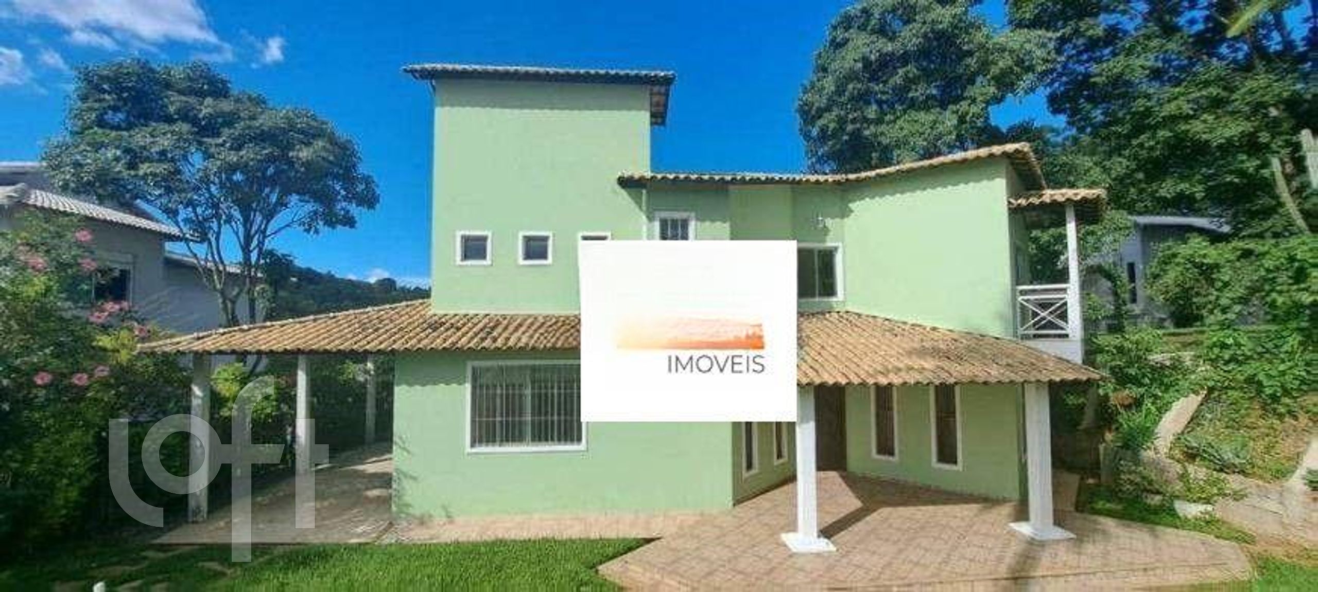 Casa de Condomínio à venda com 4 quartos, 240m² - Foto 1