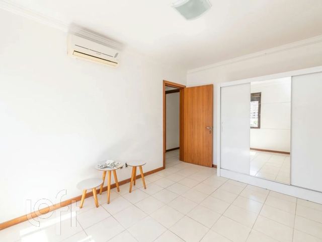 Apartamento com 86m², 2 dormitórios, 1 suíte, 1 vaga, Bom Fim em Porto Alegre