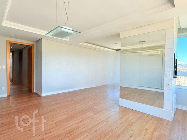 Apartamento com 106m², 3 dormitórios, 1 suíte, 2 vagas, Petrópolis em Porto Alegre