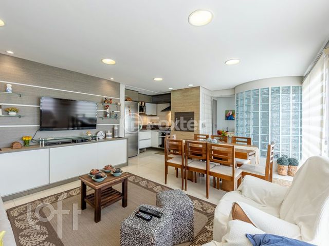 Apartamento com 223m², 3 dormitórios, 1 suíte, 1 vaga, Auxiliadora em Porto Alegre