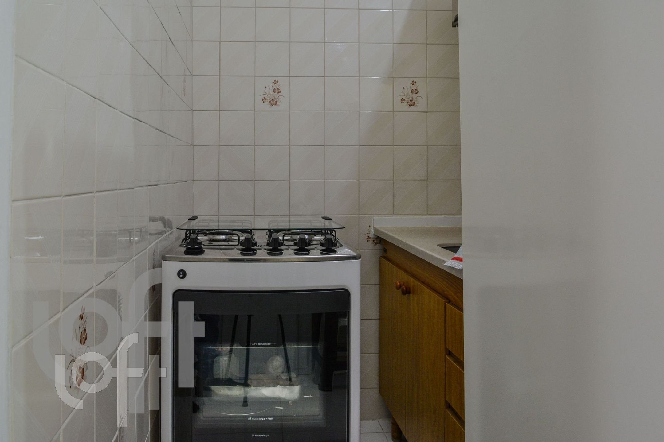 Apartamento à venda com 1 quarto, 40m² - Foto 12