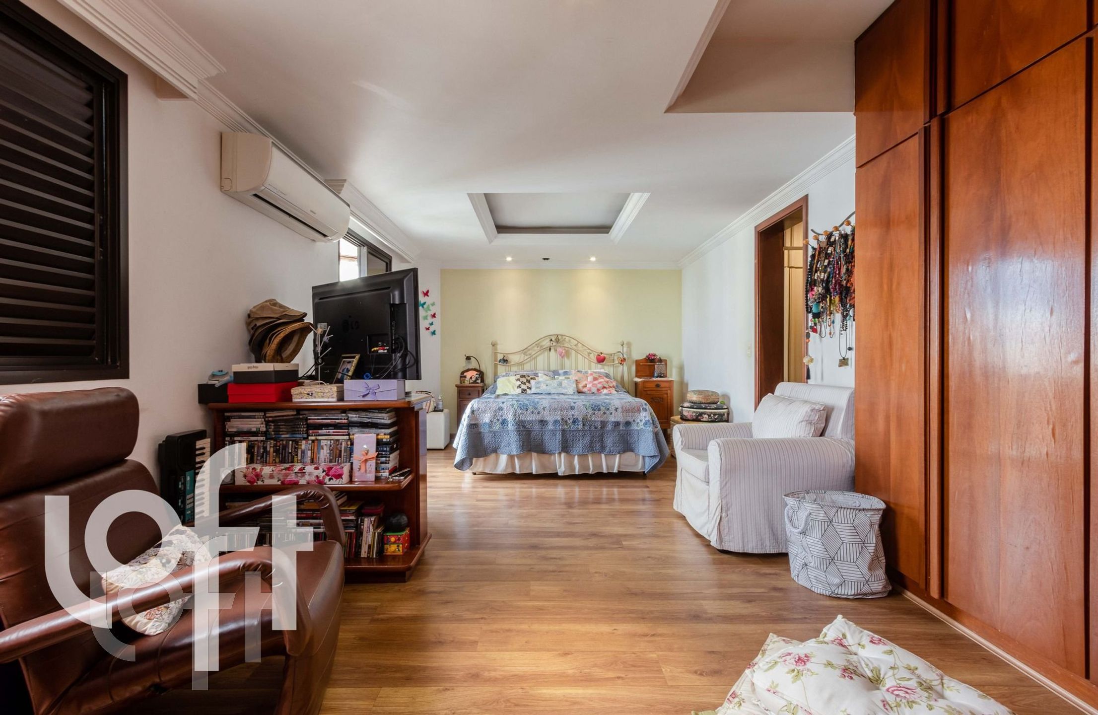 Apartamento à venda com 3 quartos, 197m² - Foto 9