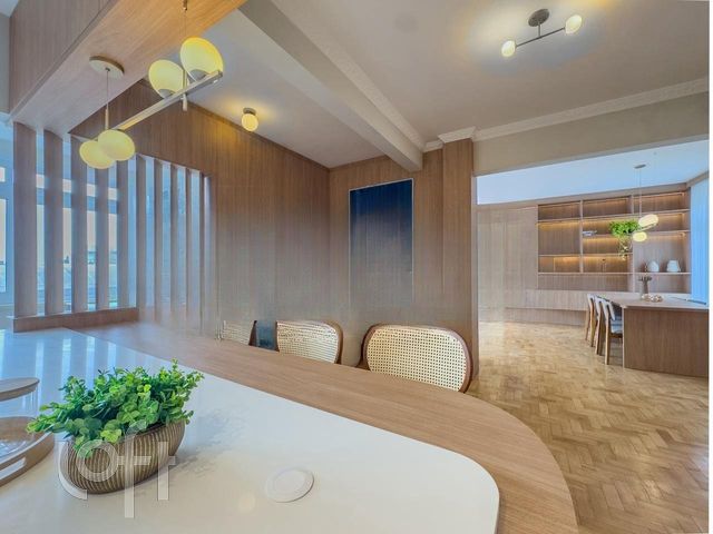 Apartamento com 163m², 3 dormitórios, 1 suíte, 1 vaga, Auxiliadora em Porto Alegre