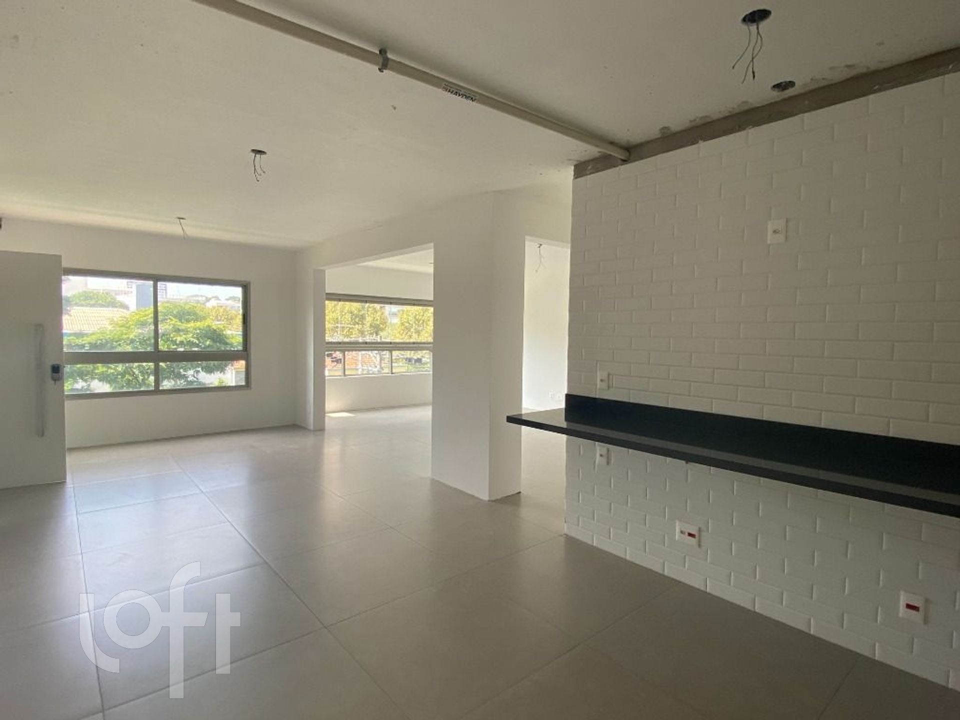 Apartamento à venda com 3 quartos, 113m² - Foto 2