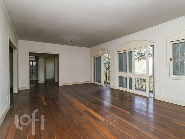 Casa com 600m², 5 dormitórios, 3 suítes, 3 vagas, Chácara das Pedras em Porto Alegre