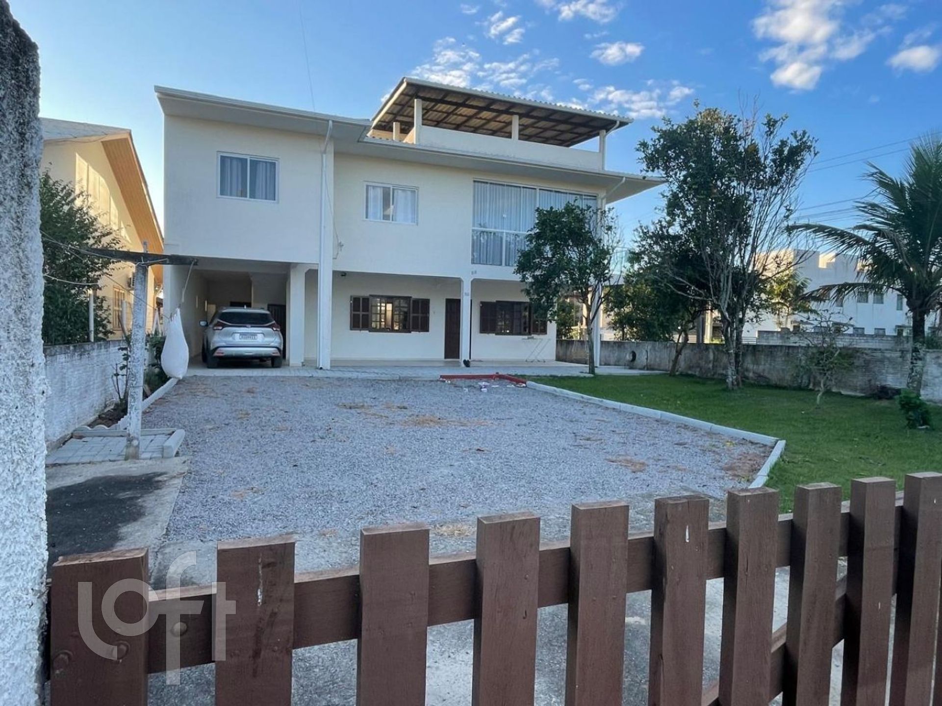 Casa à venda em Pinheira com 350 m², 6 quartos, 2 suítes