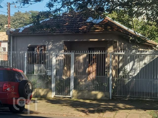 Casa com 330m², 3 dormitórios, Vila Ipiranga em Porto Alegre