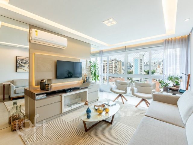 Apartamento com 120m², 3 dormitórios, 1 suíte, 3 vagas, Auxiliadora em Porto Alegre