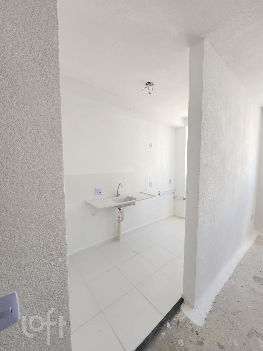 Apartamento à venda com 2 quartos, 42m² - Foto 2