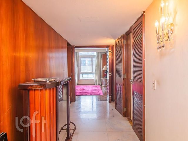 Apartamento com 194m², 3 dormitórios, 1 suíte, 2 vagas, Moinhos de Vento em Porto Alegre