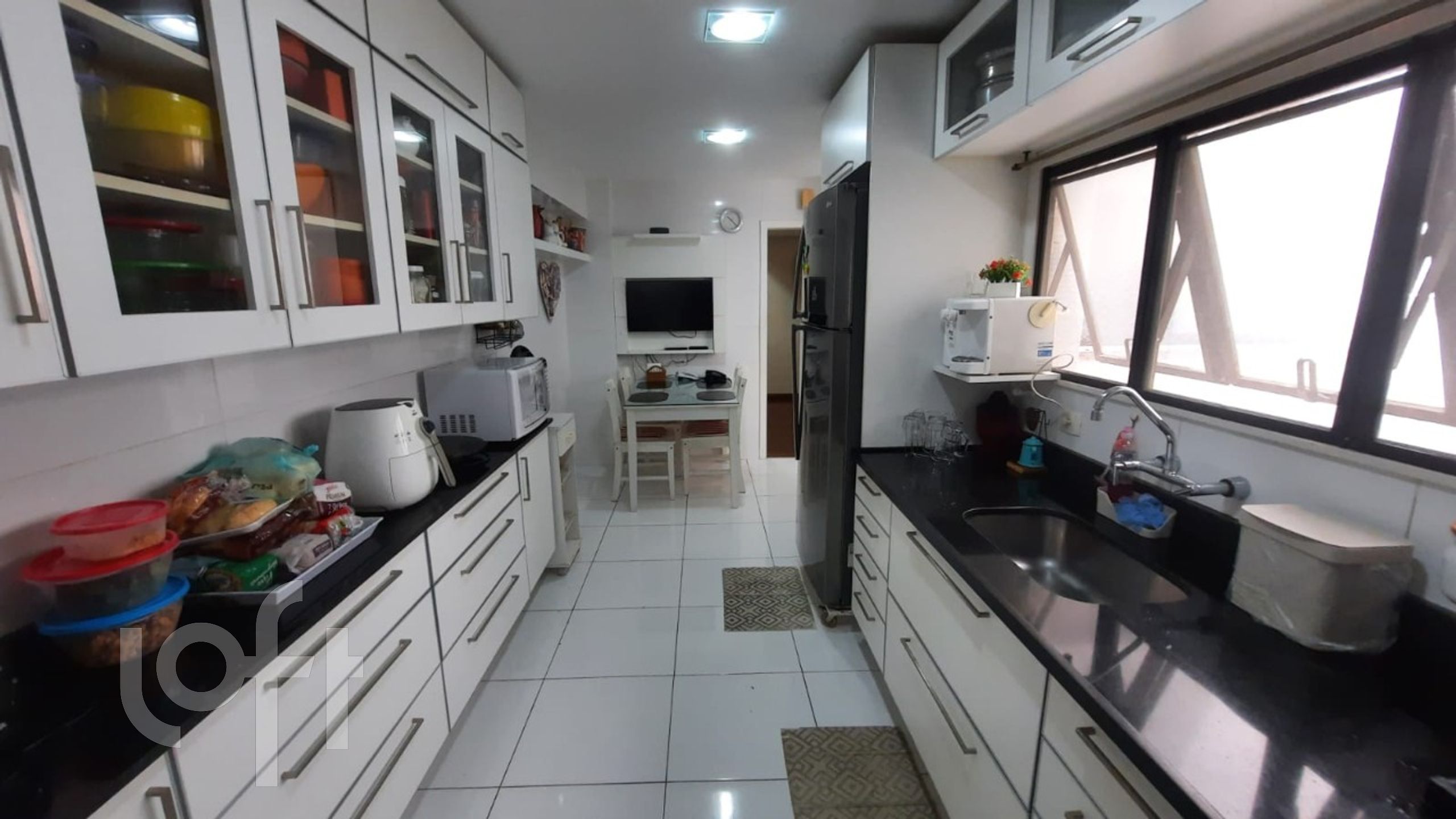 Apartamento à venda com 4 quartos, 265m² - Foto 17