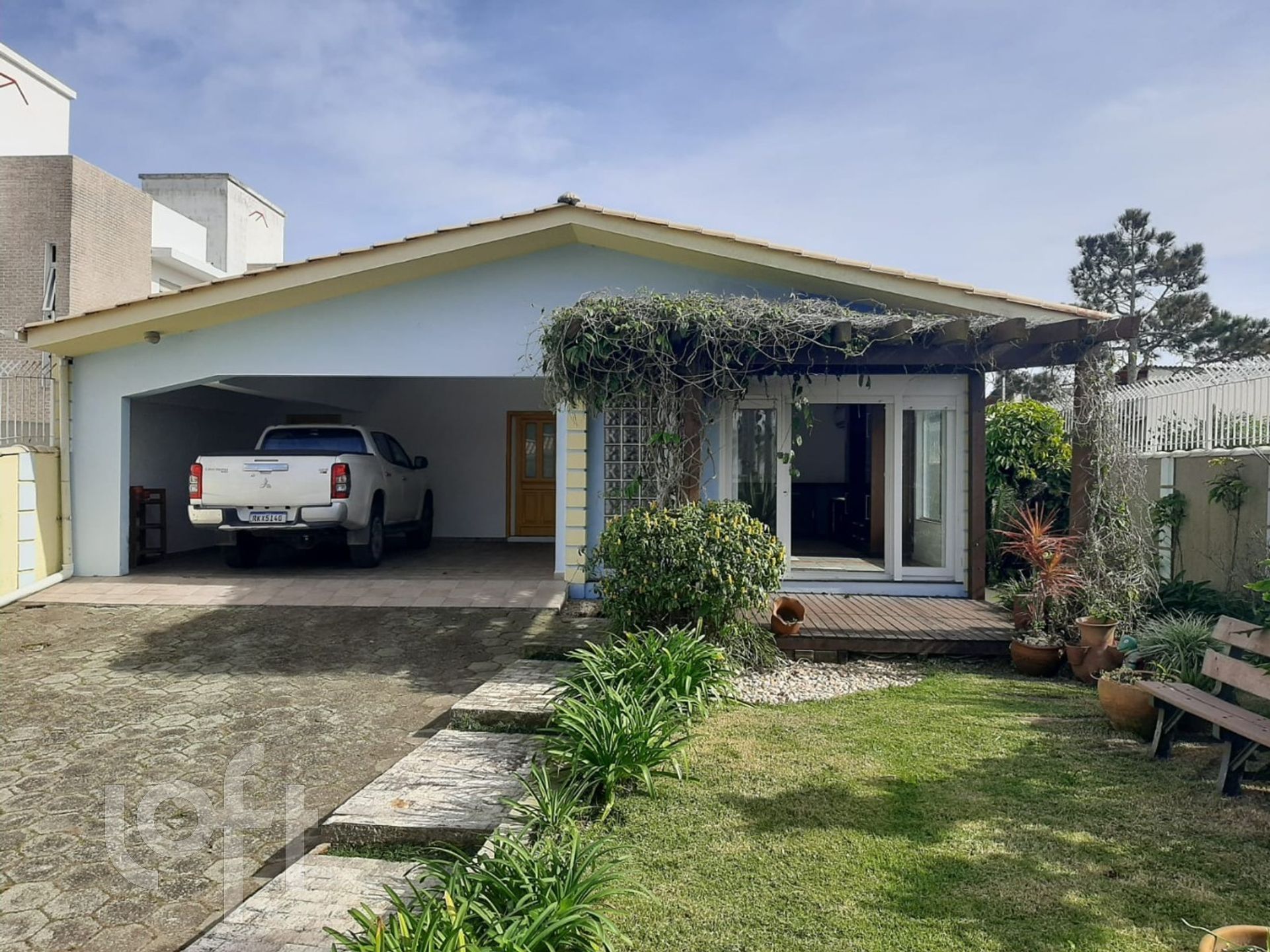 Casa Residencial com 167m², 3 quartos, 1 suíte, 1 garagem, no bairro Morro das Pedras em Florianópolis