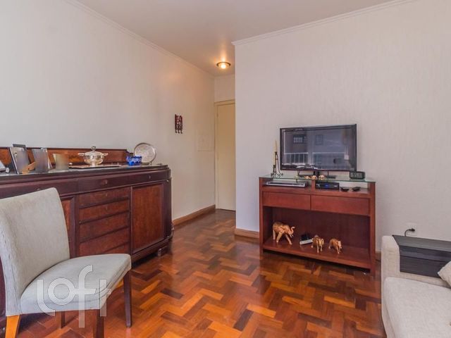 Apartamento com 71m², 2 dormitórios, 2 vagas, Higienópolis em Porto Alegre