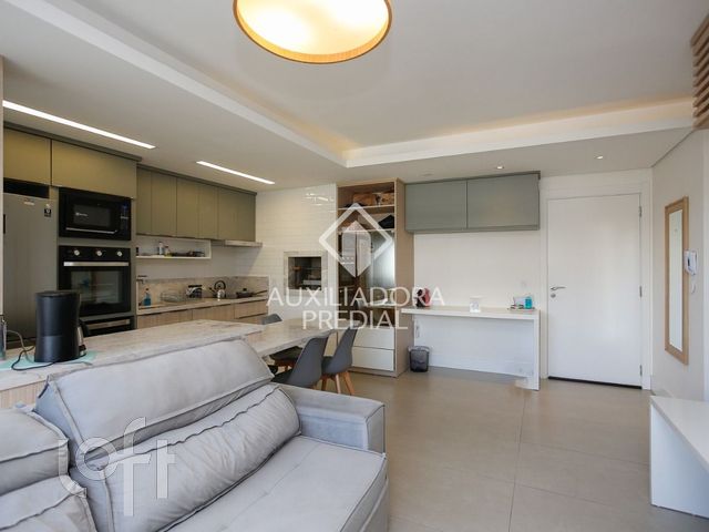 Apartamento com 67m², 2 dormitórios, 1 suíte, 1 vaga, Petrópolis em Porto Alegre