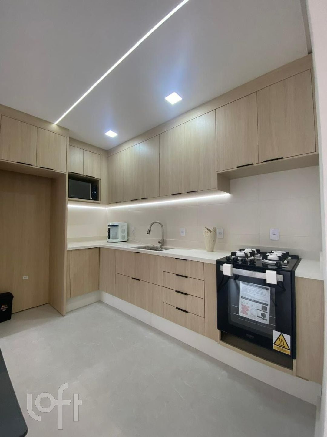 Casa à venda em Tapera da Base com 168 m², 3 quartos, 2 suítes, 3 vagas