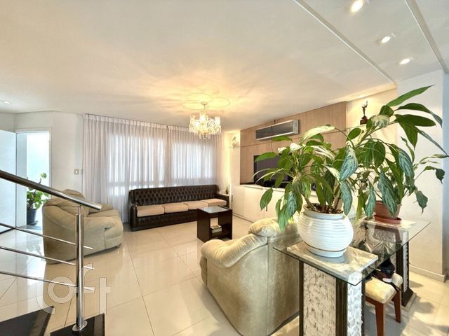 Casa com 247m², 3 dormitórios, 3 suítes, 4 vagas, Vila Ipiranga em Porto Alegre