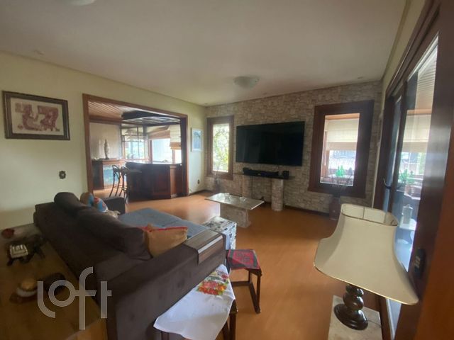 Apartamento com 400m², 3 dormitórios, 1 suíte, 4 vagas, Três Figueiras em Porto Alegre