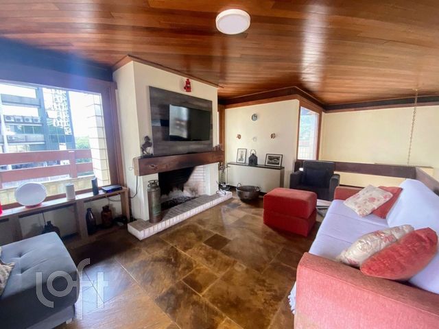 Apartamento com 400m², 3 dormitórios, 1 suíte, 4 vagas, Três Figueiras em Porto Alegre