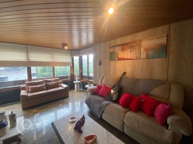 Apartamento com 400m², 3 dormitórios, 1 suíte, 4 vagas, Três Figueiras em Porto Alegre