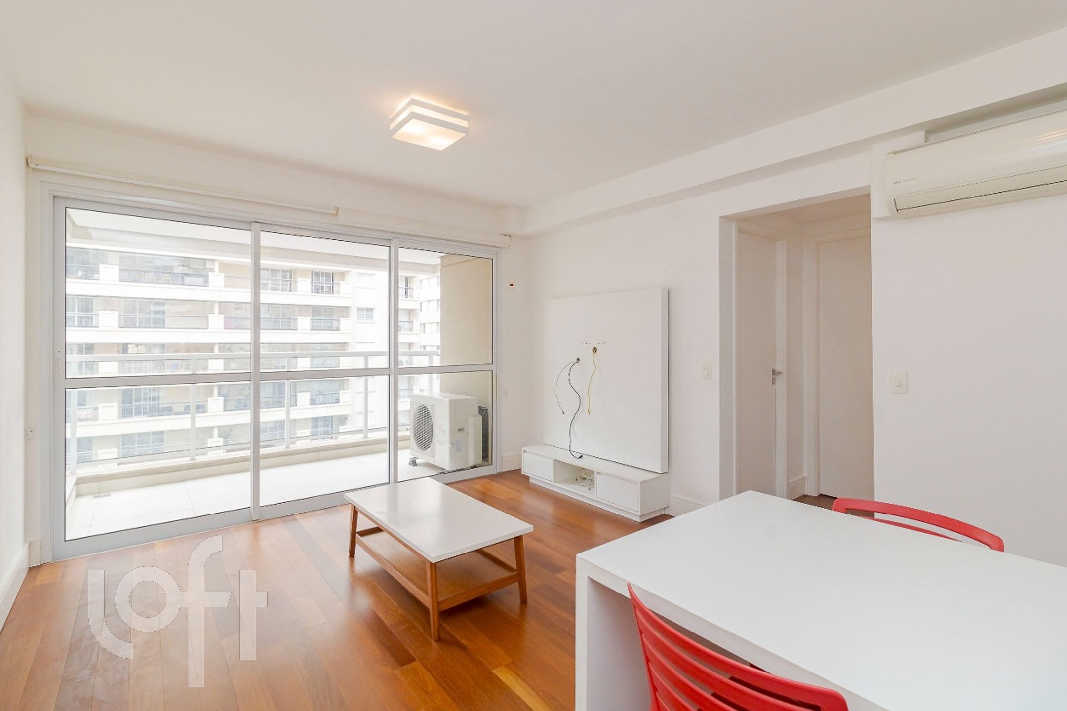 Apartamento à venda com 2 quartos, 65m² - Foto 1