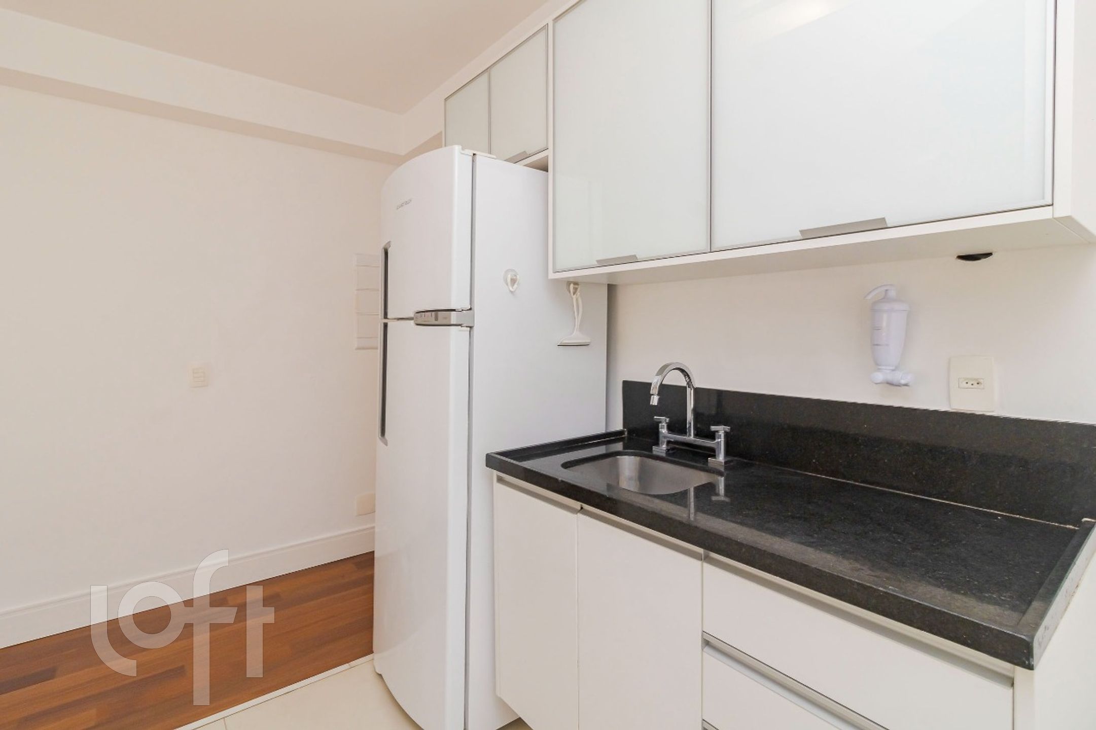 Apartamento à venda com 2 quartos, 65m² - Foto 27