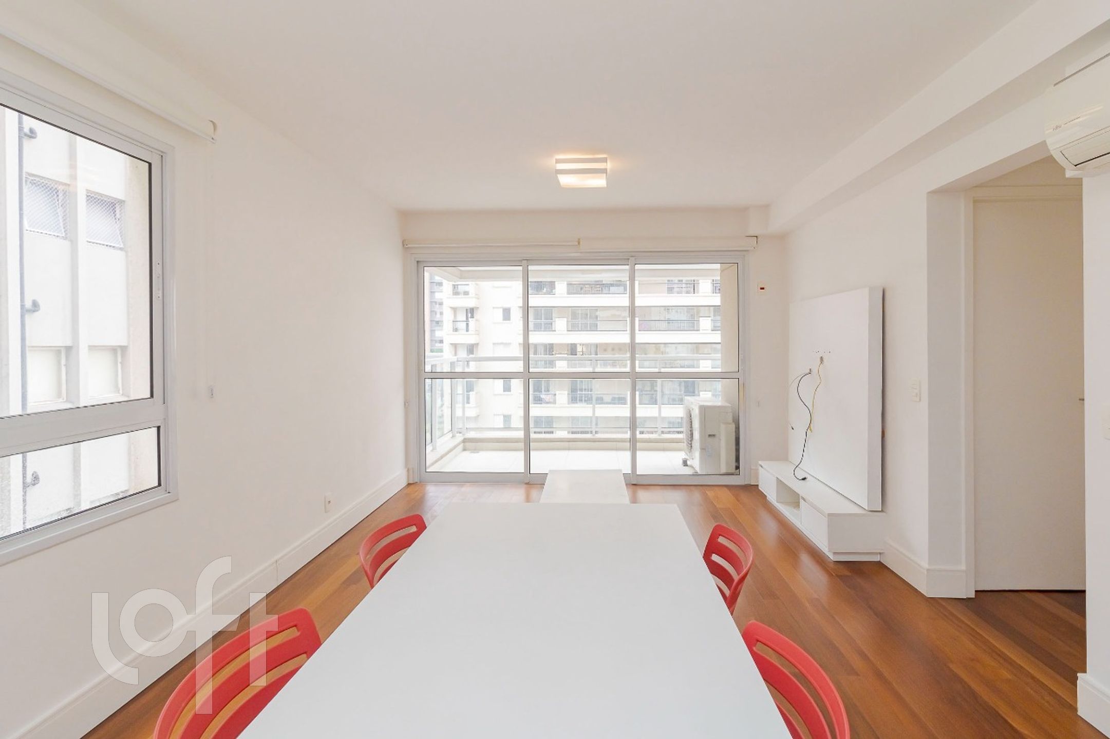 Apartamento à venda com 2 quartos, 65m² - Foto 3