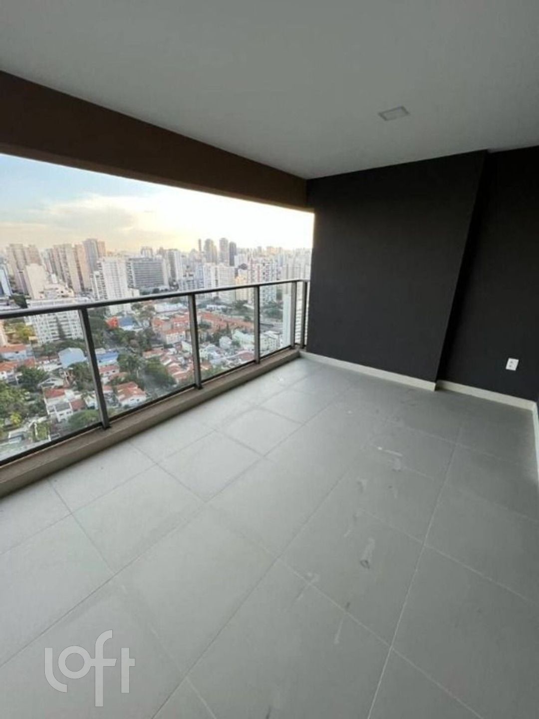 Apartamento à venda com 3 quartos, 143m² - Foto 2