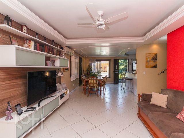 Casa com 203m², 3 dormitórios, 1 suíte, 2 vagas, Cristo Redentor em Porto Alegre