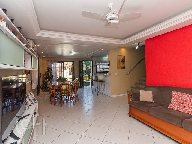 Casa com 203m², 3 dormitórios, 1 suíte, 2 vagas, Cristo Redentor em Porto Alegre