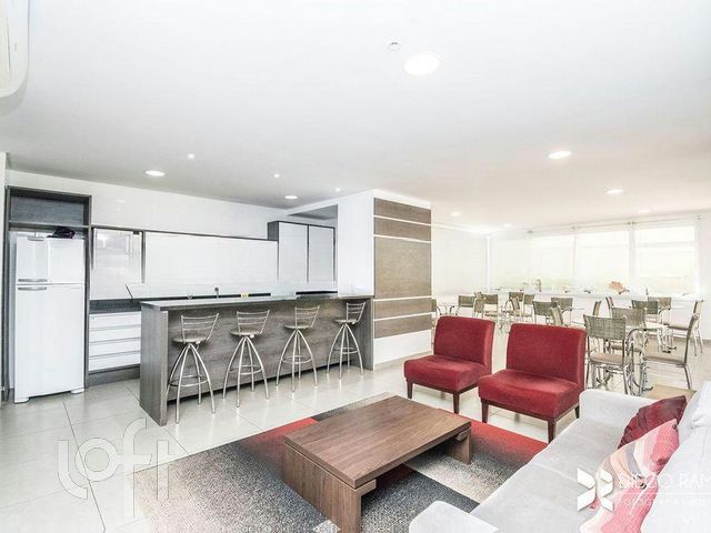 Apartamento com 68m², 2 dormitórios, 1 suíte, 2 vagas, Petrópolis em Porto Alegre