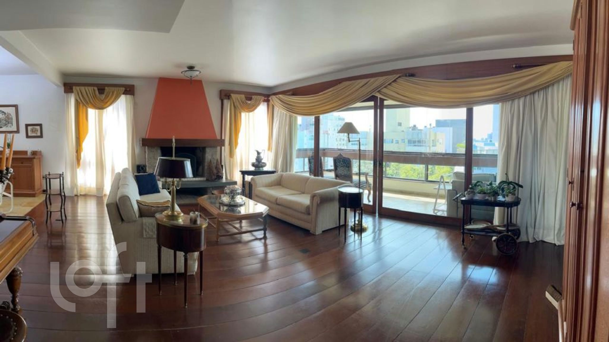 Apartamento com 237m², 3 dormitórios, 1 suíte, 4 vagas, Rio Branco em Porto Alegre