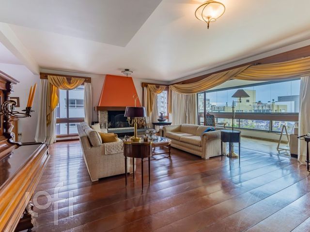 Apartamento com 237m², 3 dormitórios, 1 suíte, 4 vagas, Rio Branco em Porto Alegre