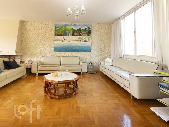 Casa com 334m², 4 dormitórios, 2 suítes, 3 vagas, Três Figueiras em Porto Alegre