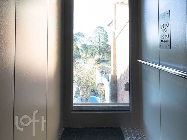 Casa com 334m², 4 dormitórios, 2 suítes, 3 vagas, Três Figueiras em Porto Alegre