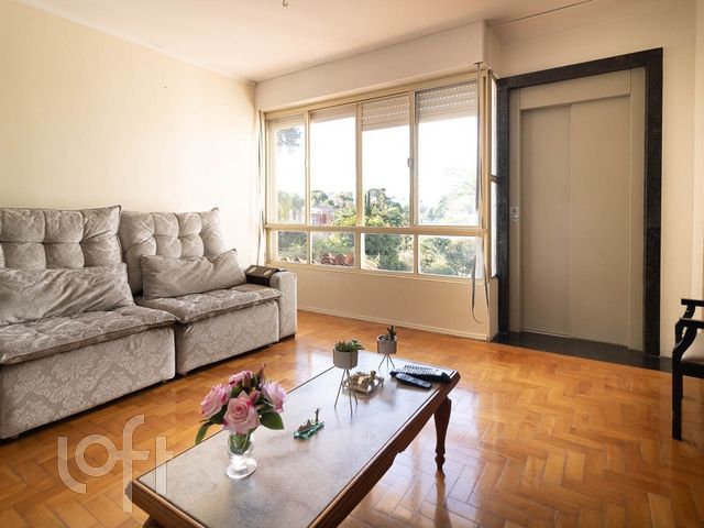 Casa com 334m², 4 dormitórios, 2 suítes, 3 vagas, Três Figueiras em Porto Alegre