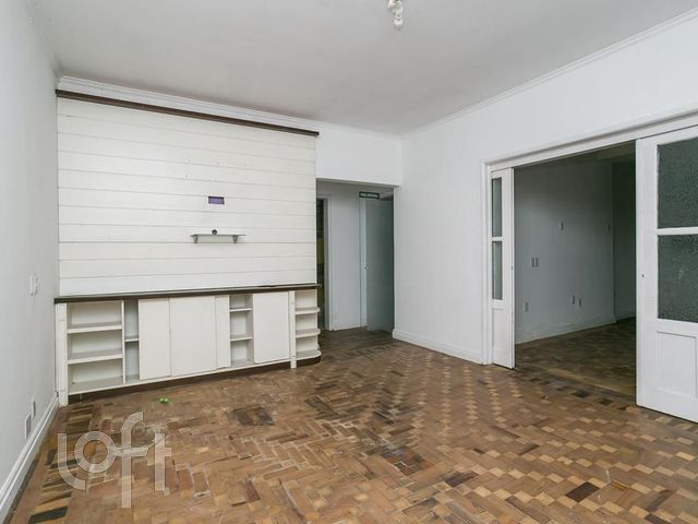 Casa com 250m², 3 dormitórios, 4 vagas, Petrópolis em Porto Alegre