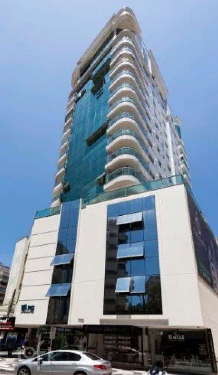 Apartamentos com 142m², 3 quartos, 3 suítes, 3 garagens, no bairro Centro em Balneário Camboriú