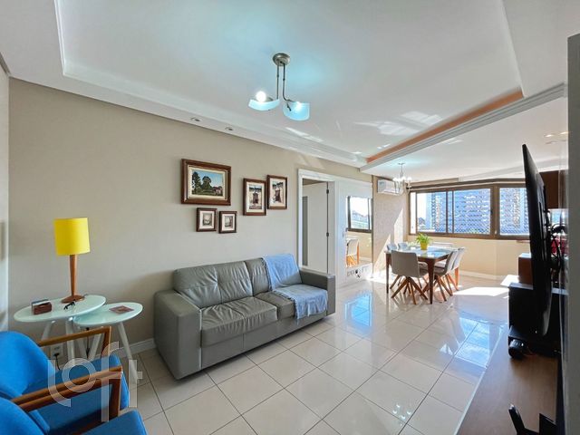 Apartamento com 94m², 3 dormitórios, 1 suíte, 2 vagas, Vila Ipiranga em Porto Alegre