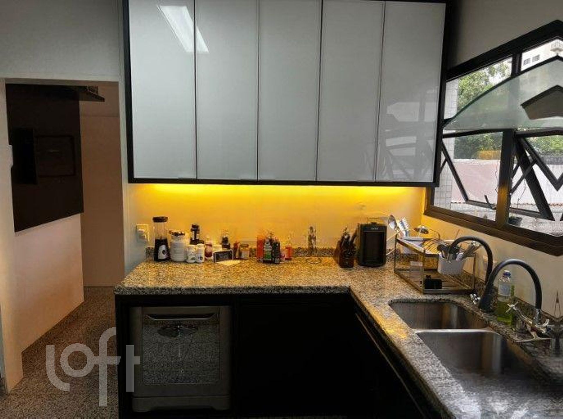 Apartamento à venda com 3 quartos, 179m² - Foto 8