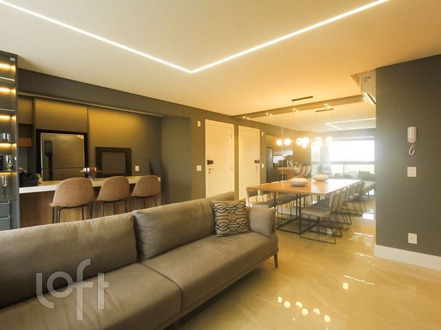 Apartamento com 74m², 2 dormitórios, 1 suíte, 2 vagas, Petrópolis em Porto Alegre