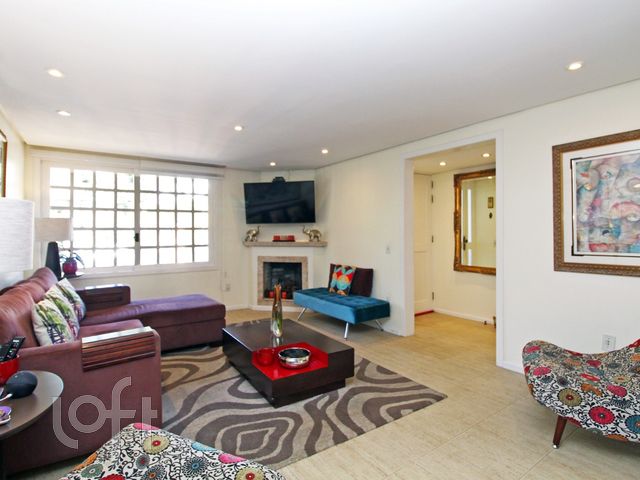 Casa com 252m², 4 dormitórios, 2 suítes, 3 vagas, Chácara das Pedras em Porto Alegre