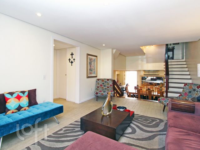 Casa com 252m², 4 dormitórios, 2 suítes, 3 vagas, Chácara das Pedras em Porto Alegre