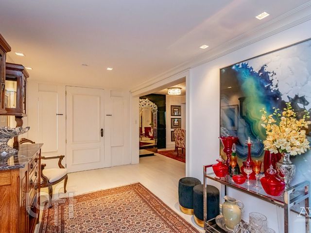 Casa com 307m², 2 dormitórios, 1 suíte, 4 vagas, Menino Deus em Porto Alegre